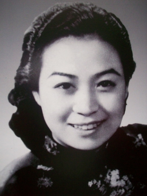 中国影视界杰出代表，扮演毛主席的女演员风采展示