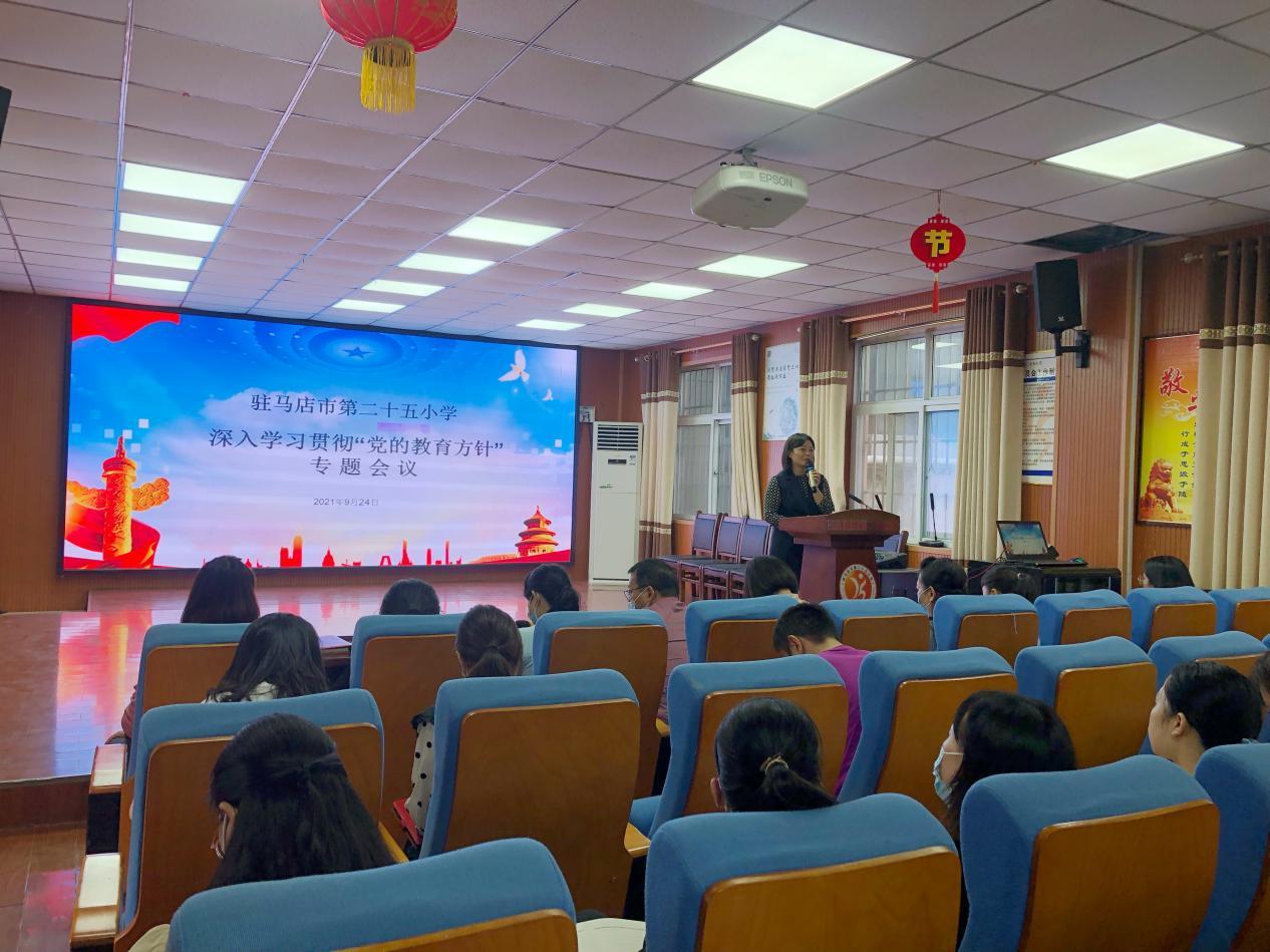 最新教育方针下的独特教育小巷探秘，小巷特色小店的故事